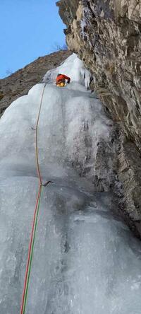 La deuxième longueur, très raide. La deuxième longueur, très raide.